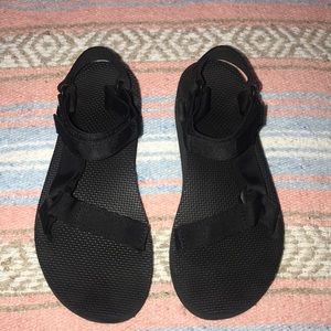 Teva Black Midform Universal Sandals 🖤